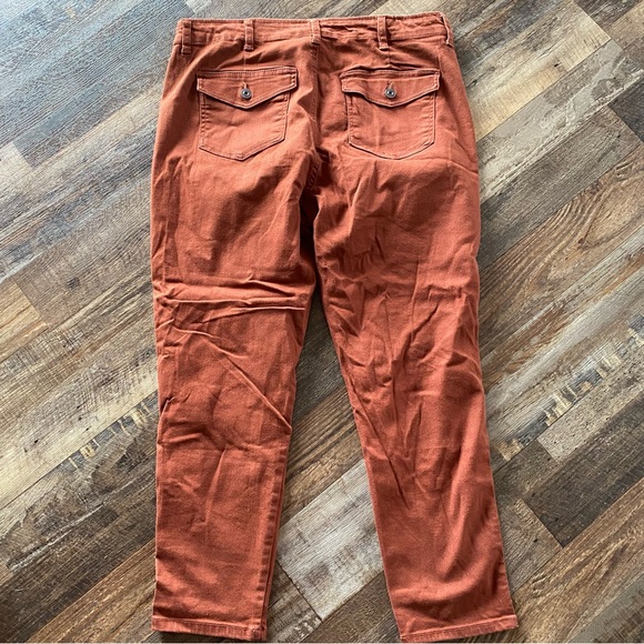 Stitch Star Ankle Pants - Picture 4 of 10